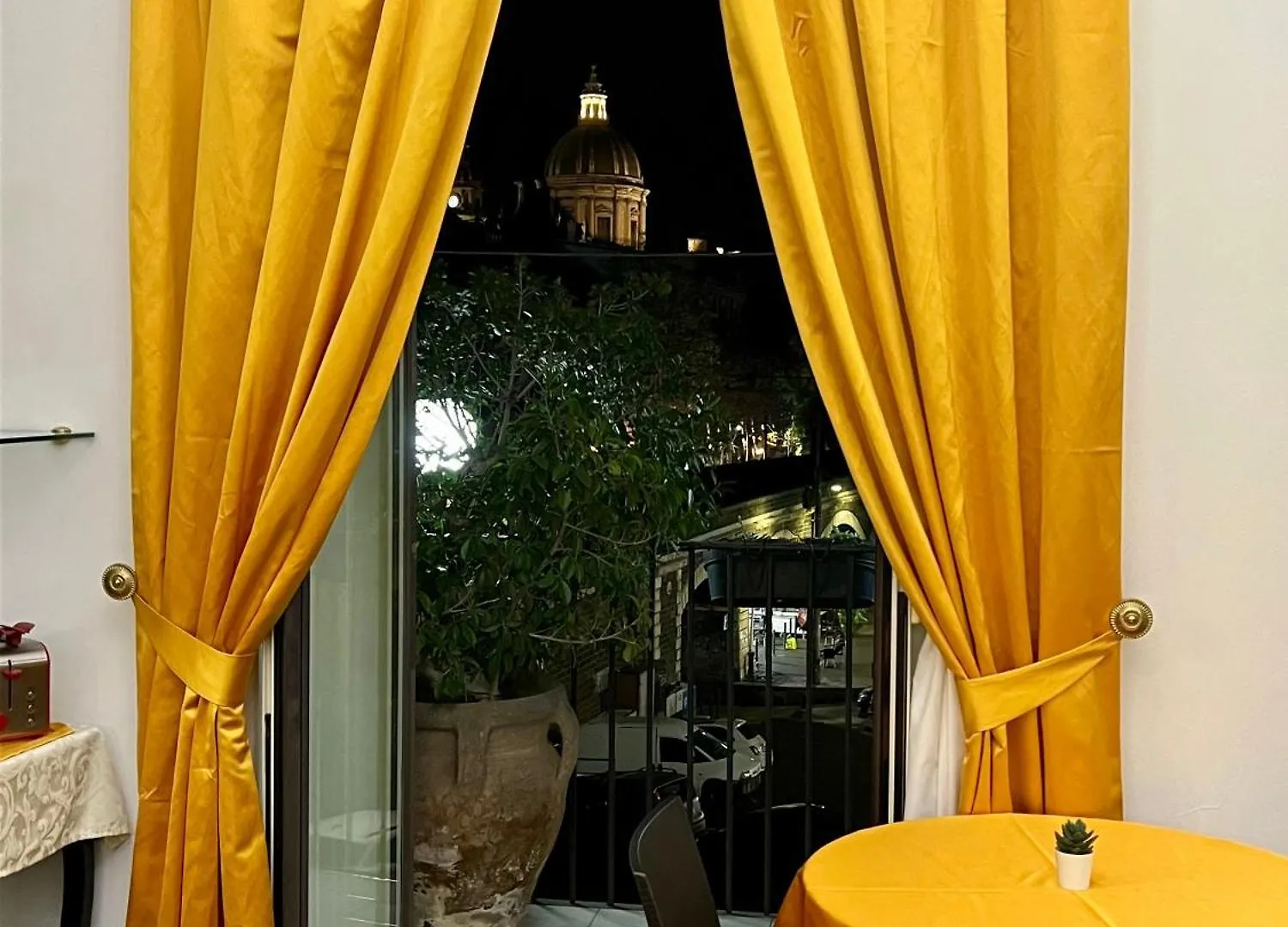 Duca Di Uzeda Bed And Breakfast Catania 3*,  Italy